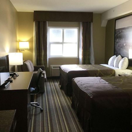 Super 8 By Wyndham Hardisty Hotel Bagian luar foto