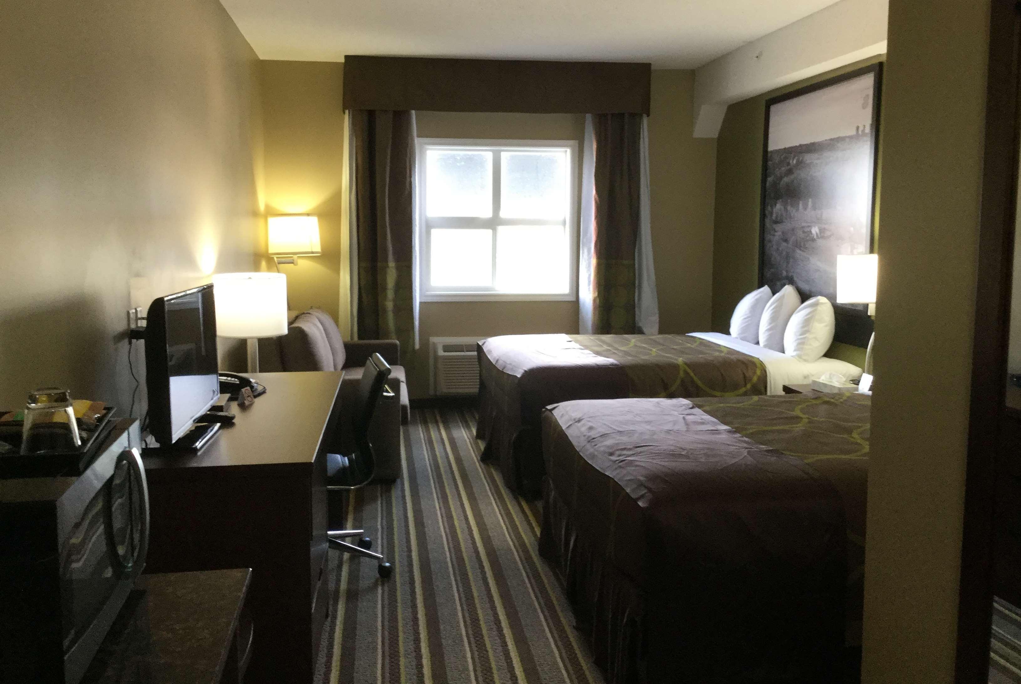 Super 8 By Wyndham Hardisty Hotel Bagian luar foto