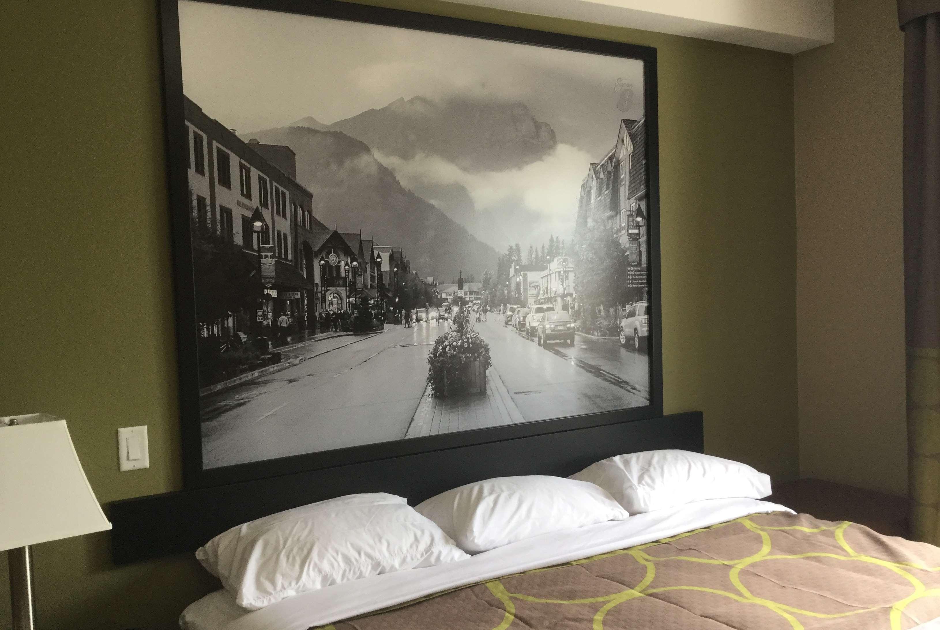 Super 8 By Wyndham Hardisty Hotel Bagian luar foto
